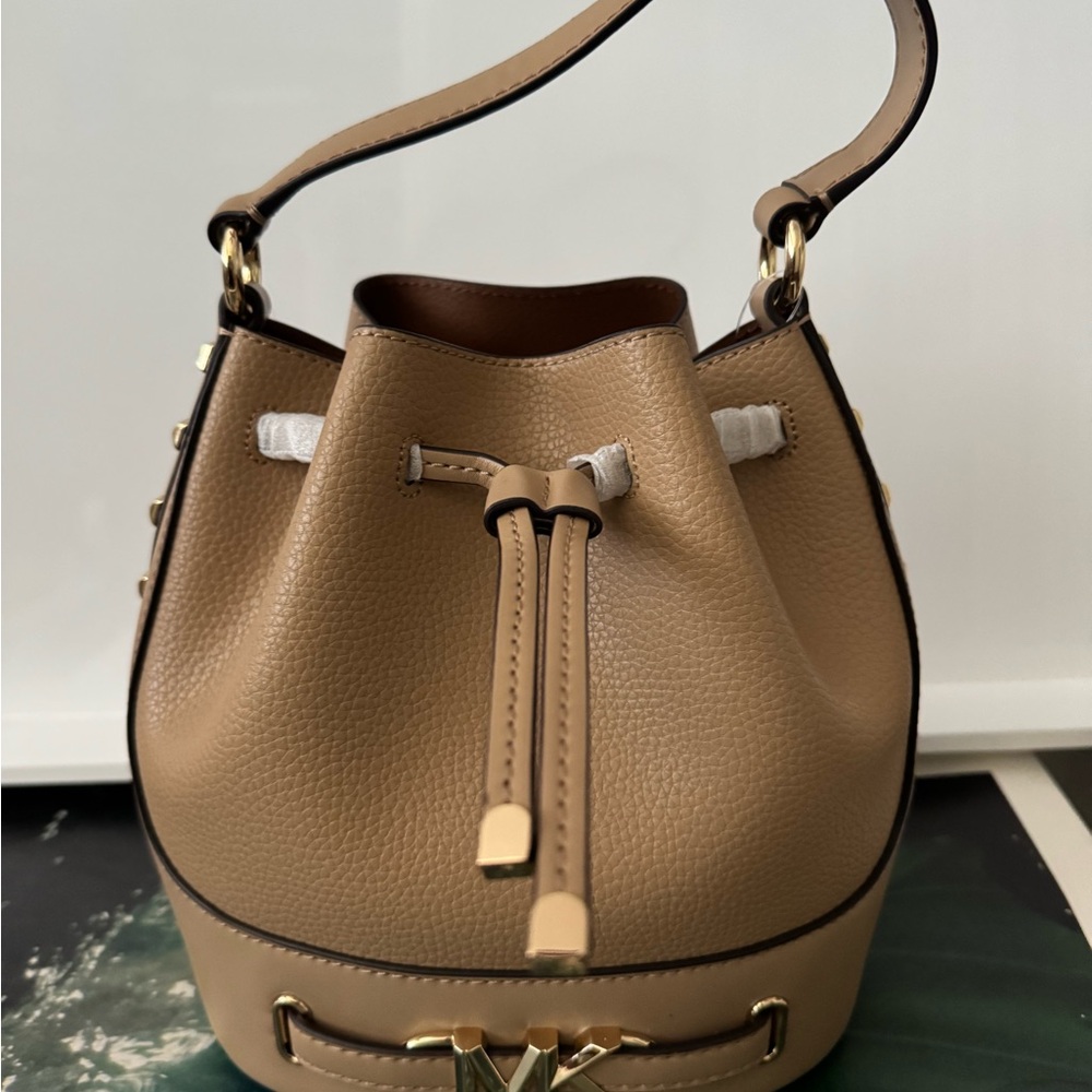 Michael Kors bucket bag - Picture 2 of 7